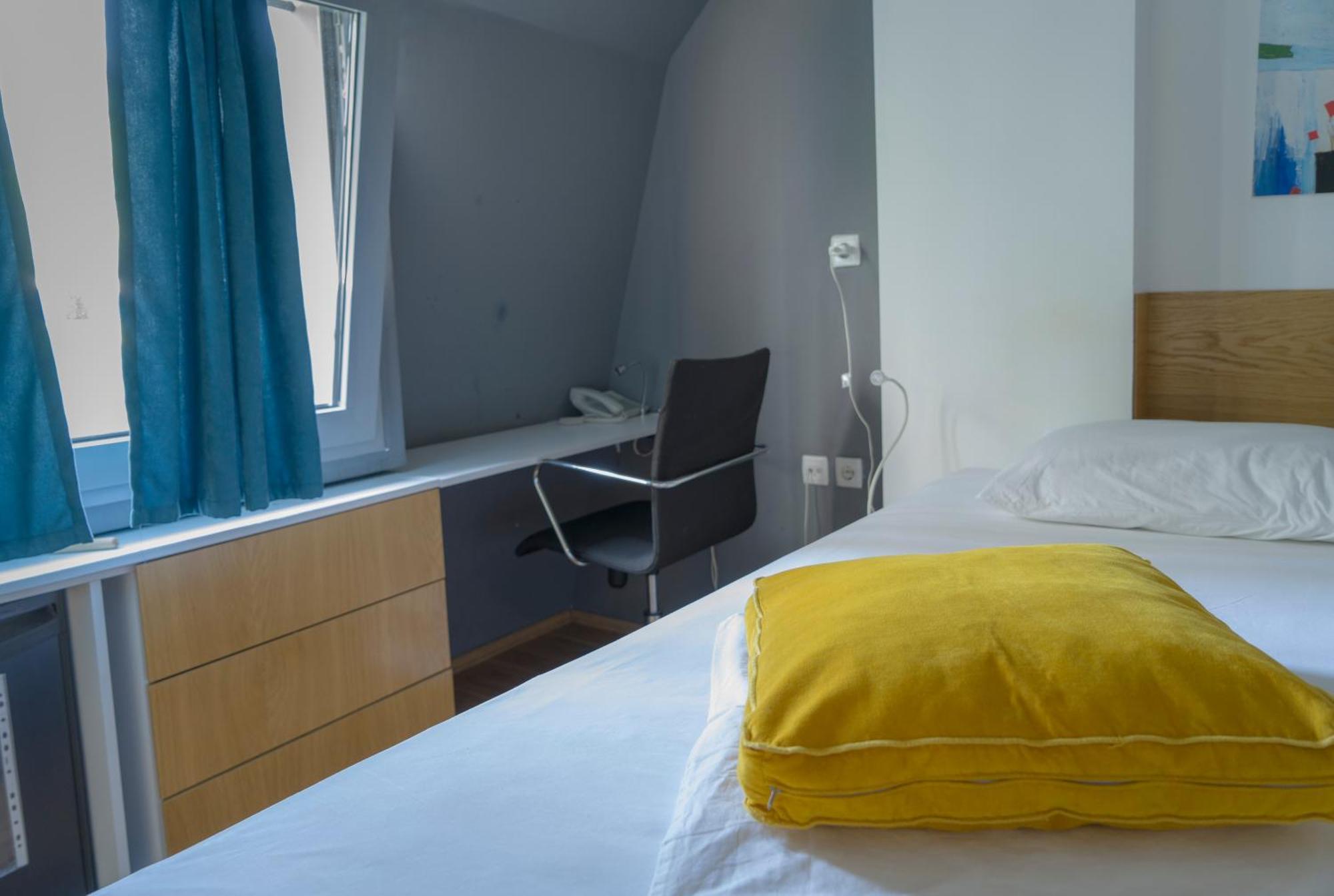 Transit Hotel Central Skopje Buitenkant foto