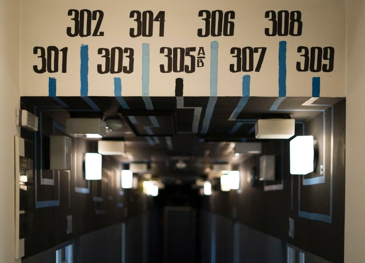 Transit Hotel Central Skopje Buitenkant foto